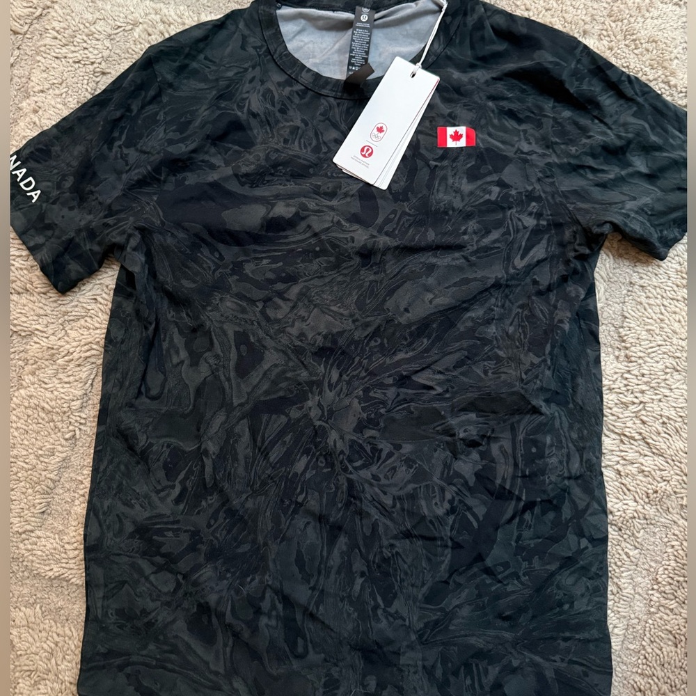 Canada lululemon workout dri fit shirt new with tags large Olympics